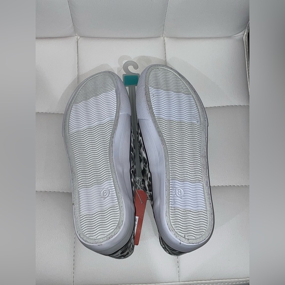 NWT Mossimo Supply Co. Gray Animal Print Sneakers - Picture 3 of 3